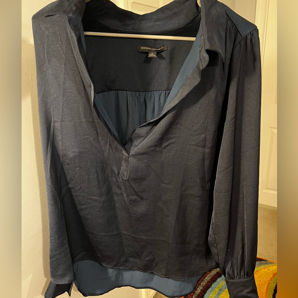 Banana Republic long sleeve deep V shirt